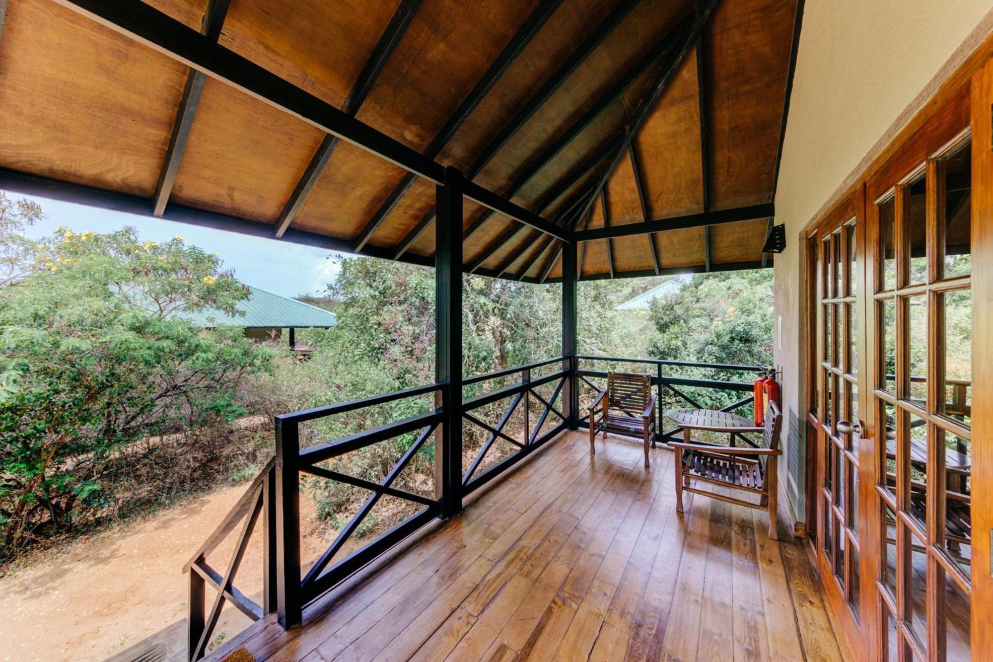 Jungle Chalet Twin Safari | Complimentary cocktail each if reserved during Stargazing experience