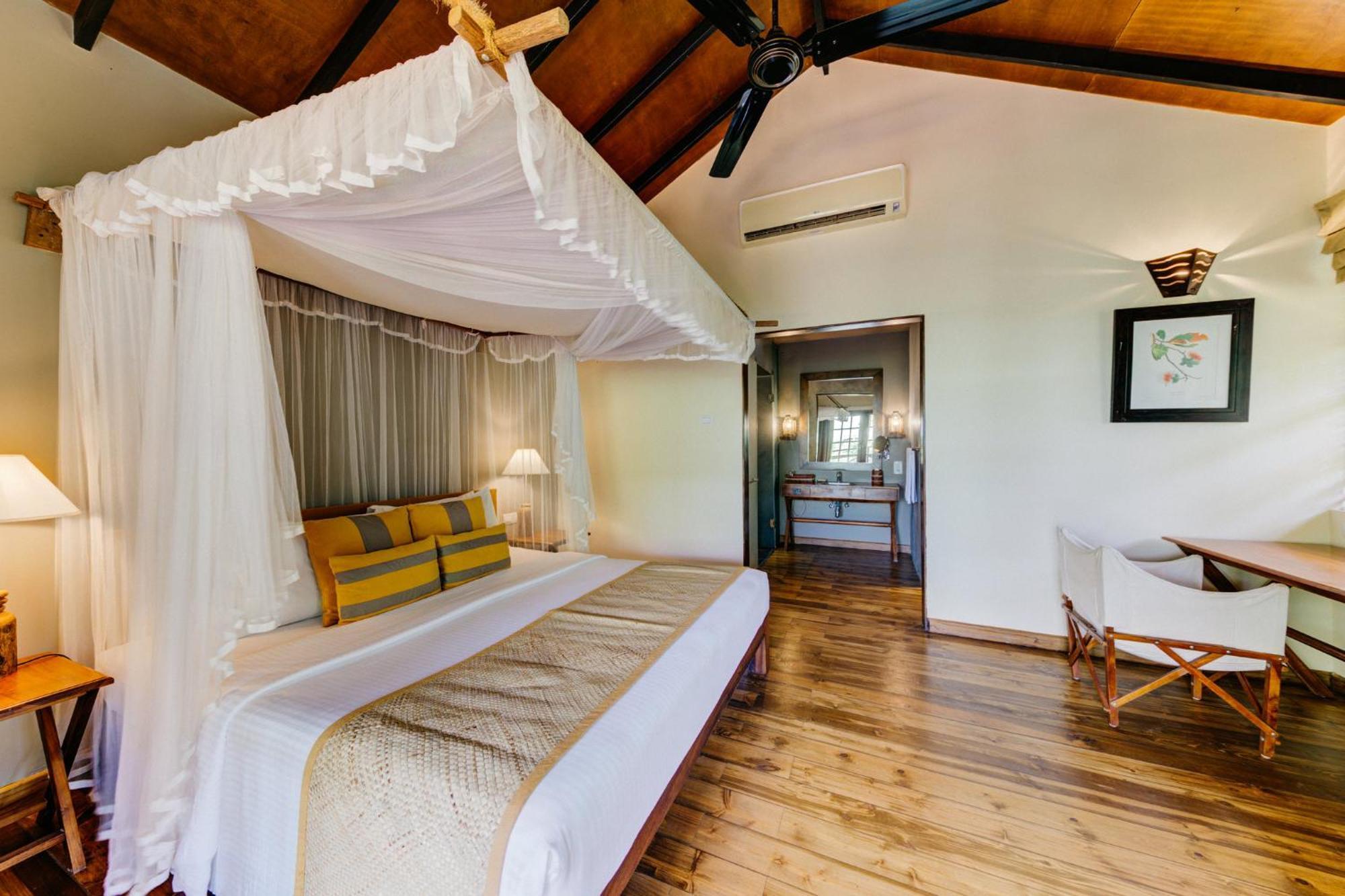 Jungle Chalet Twin Safari | Complimentary cocktail each if reserved during Stargazing experience